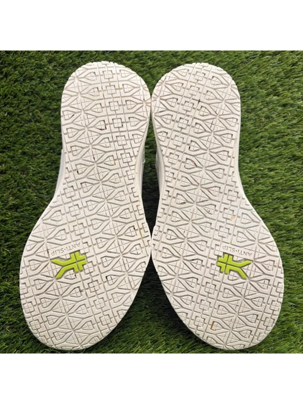 Kuru Shift Womens Size 6.5 All White Athletic Walking Anti-Slip Shoes Sneakers